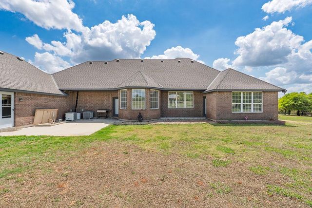18831 Rockcreek Road, Harrah, OK 73045