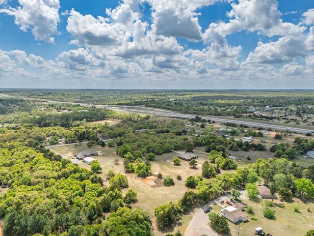 18831 Rockcreek Road, Harrah, OK 73045