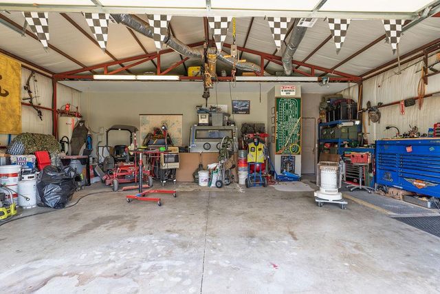 18831 Rockcreek Road, Harrah, OK 73045