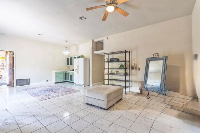 18831 Rockcreek Road, Harrah, OK 73045