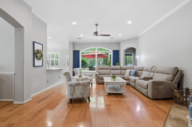 119 N Acacia Park Circle, Spring, TX 77382