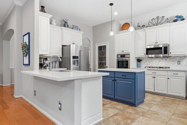 119 N Acacia Park Circle, Spring, TX 77382