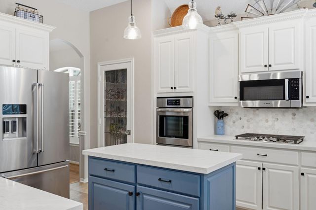 119 N Acacia Park Circle, Spring, TX 77382