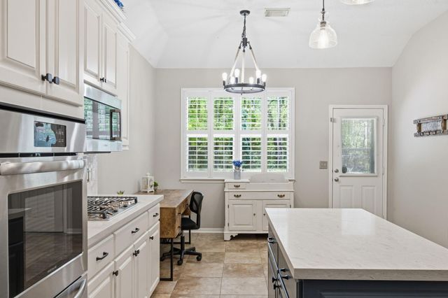 119 N Acacia Park Circle, Spring, TX 77382