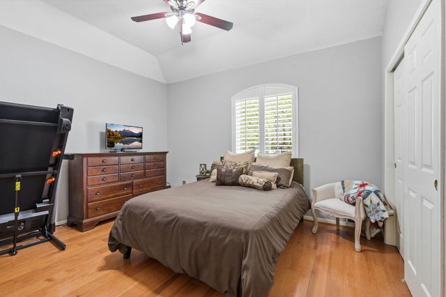 119 N Acacia Park Circle, Spring, TX 77382