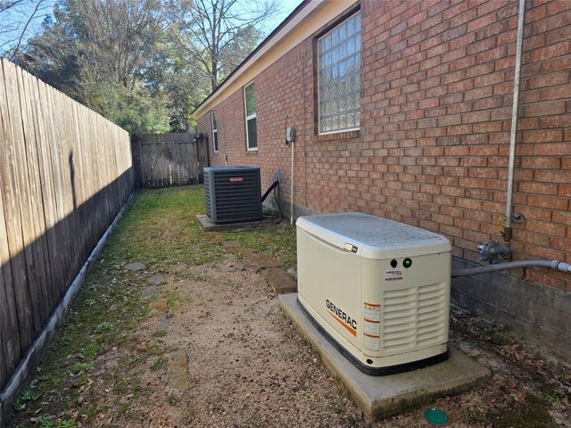 119 N Acacia Park Circle, Spring, TX 77382