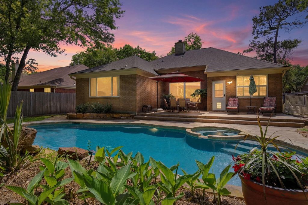 119 N Acacia Park Circle, Spring, TX 77382