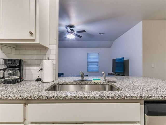 436 Chalk Hill Court, Edmond, OK 73003
