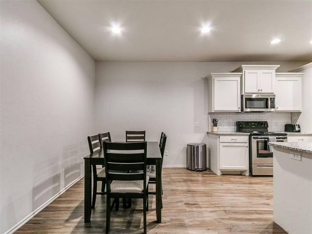 436 Chalk Hill Court, Edmond, OK 73003