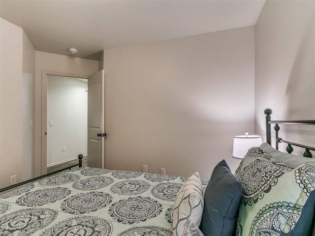 436 Chalk Hill Court, Edmond, OK 73003