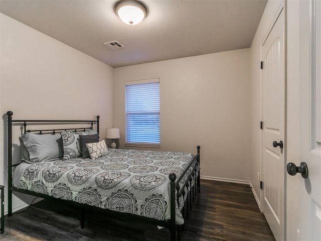 436 Chalk Hill Court, Edmond, OK 73003