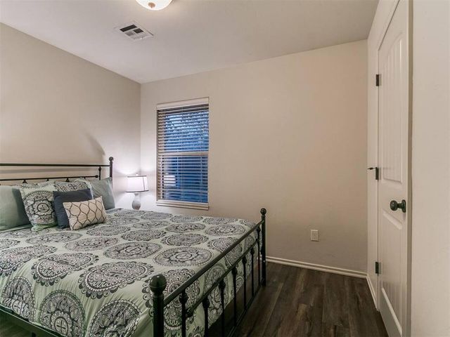 436 Chalk Hill Court, Edmond, OK 73003