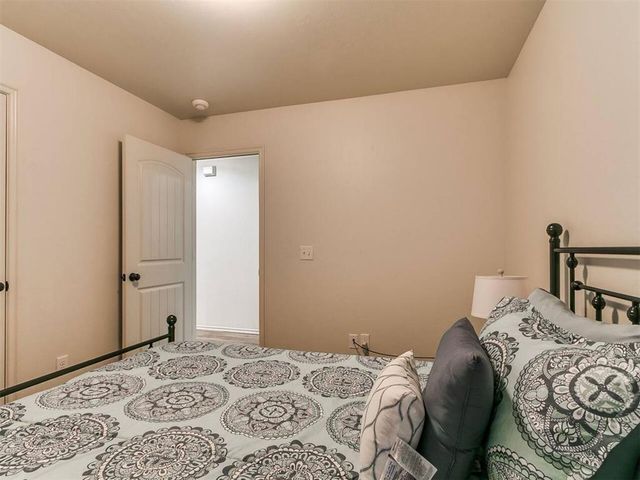 436 Chalk Hill Court, Edmond, OK 73003