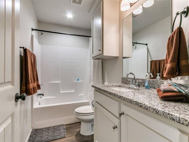 436 Chalk Hill Court, Edmond, OK 73003