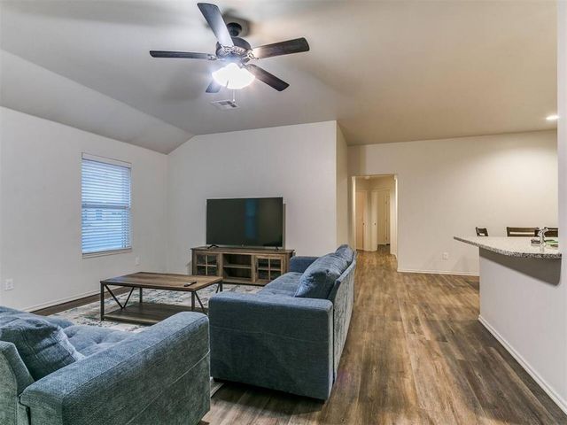 436 Chalk Hill Court, Edmond, OK 73003