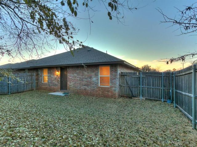 436 Chalk Hill Court, Edmond, OK 73003