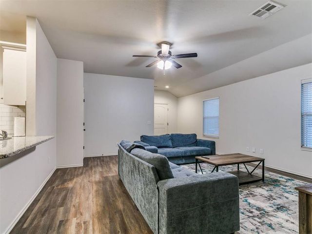 436 Chalk Hill Court, Edmond, OK 73003