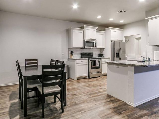 436 Chalk Hill Court, Edmond, OK 73003