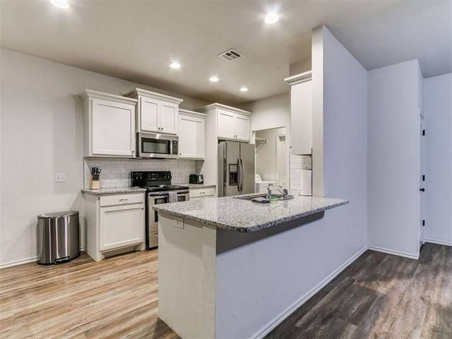 436 Chalk Hill Court, Edmond, OK 73003