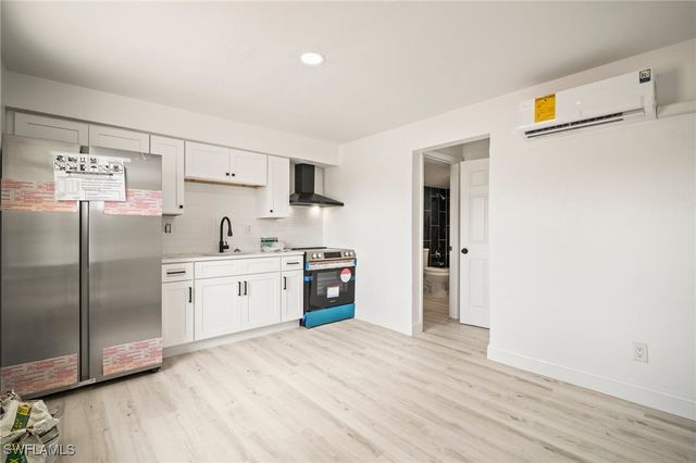 2316 Bayside ST, Naples, FL 34112