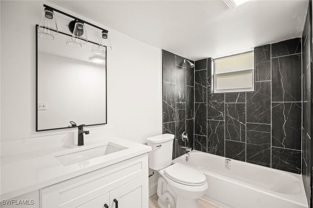 2316 Bayside ST, Naples, FL 34112