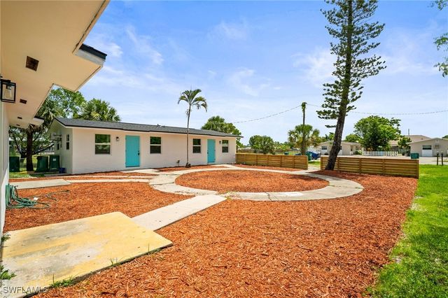 2316 Bayside ST, Naples, FL 34112