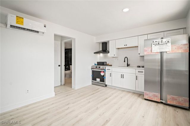 2316 Bayside ST, Naples, FL 34112