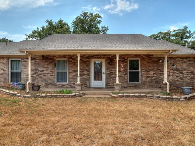 1025 E Triplett Road, Guthrie, OK 73044