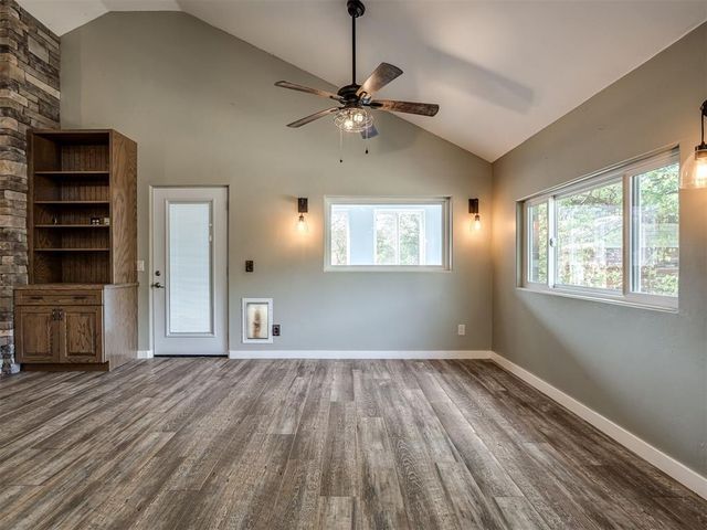 1025 E Triplett Road, Guthrie, OK 73044