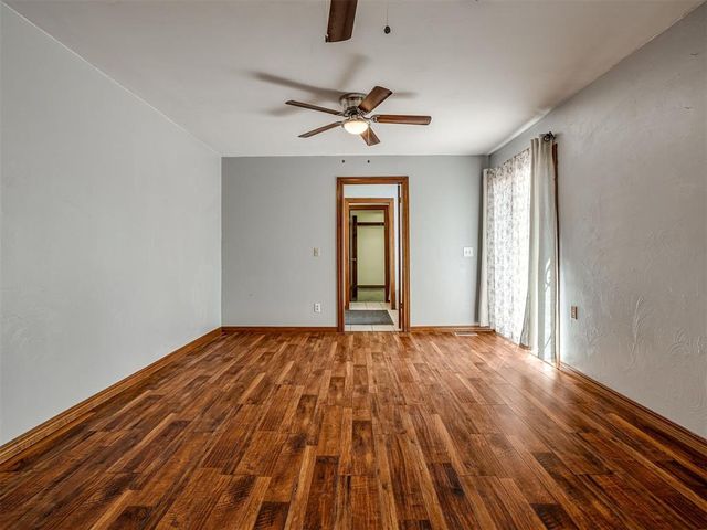 1025 E Triplett Road, Guthrie, OK 73044