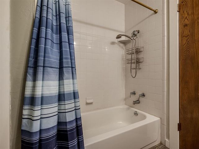 1025 E Triplett Road, Guthrie, OK 73044