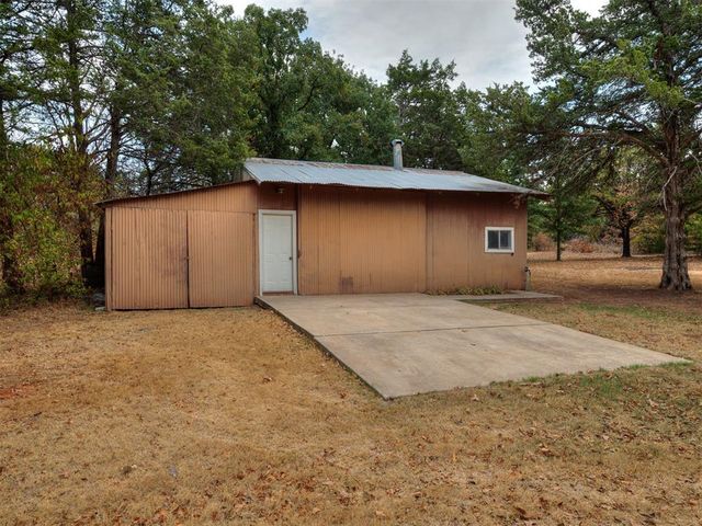 1025 E Triplett Road, Guthrie, OK 73044