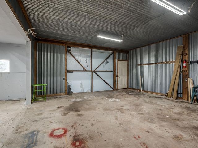 1025 E Triplett Road, Guthrie, OK 73044