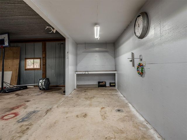 1025 E Triplett Road, Guthrie, OK 73044