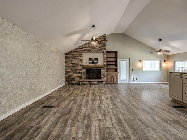 1025 E Triplett Road, Guthrie, OK 73044