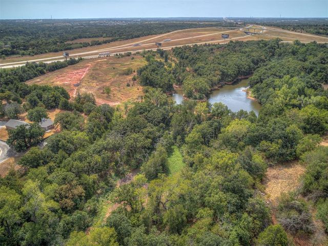 1025 E Triplett Road, Guthrie, OK 73044