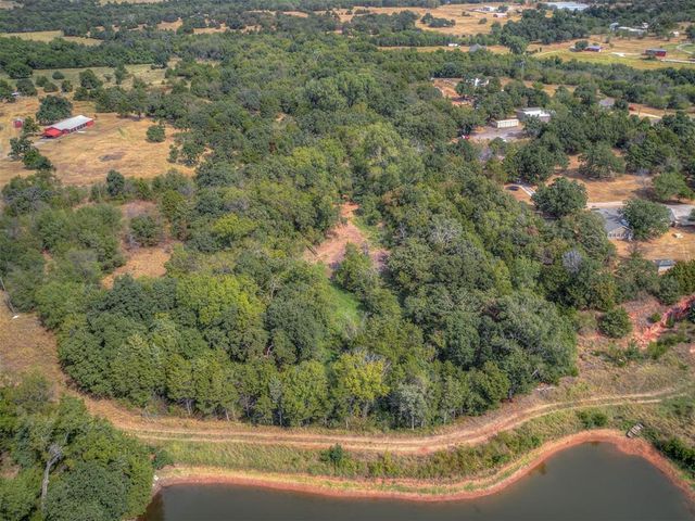 1025 E Triplett Road, Guthrie, OK 73044