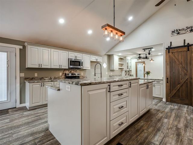 1025 E Triplett Road, Guthrie, OK 73044