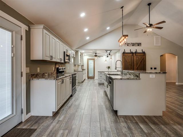 1025 E Triplett Road, Guthrie, OK 73044