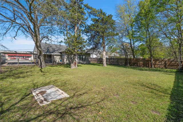 207 N Commerce, Bremond, TX 76629