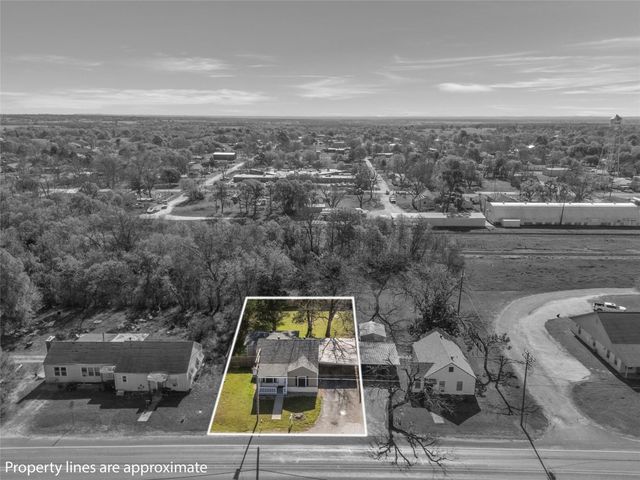 207 N Commerce, Bremond, TX 76629