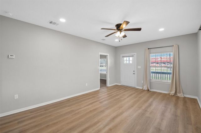 207 N Commerce, Bremond, TX 76629