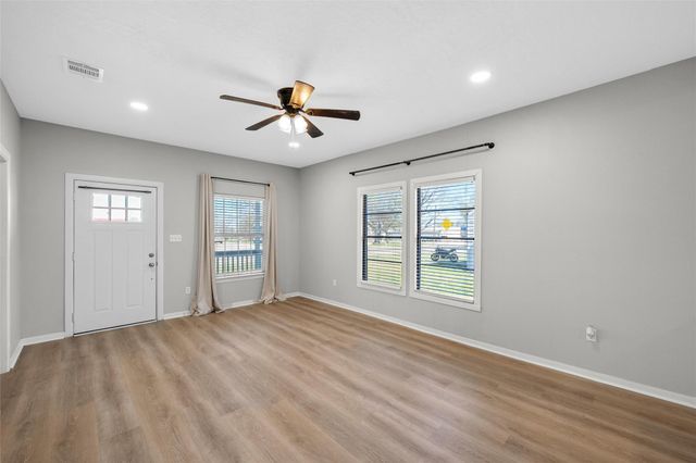 207 N Commerce, Bremond, TX 76629