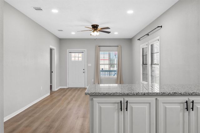 207 N Commerce, Bremond, TX 76629