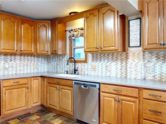 311 S Lynn Street, Nevada, MO 64772