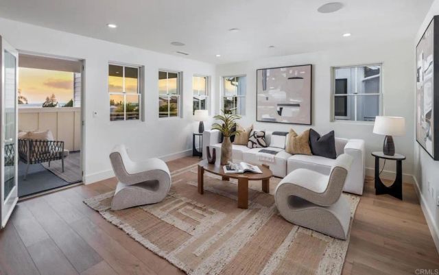828 Conestoga Ct, Encinitas, CA 92024