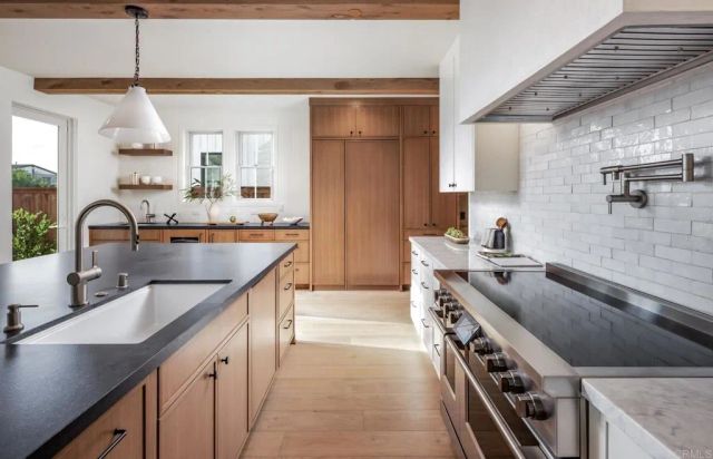 828 Conestoga Ct, Encinitas, CA 92024