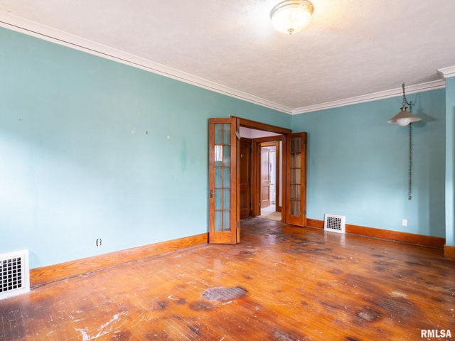 733 E MCCLURE Avenue, Peoria, IL 61603