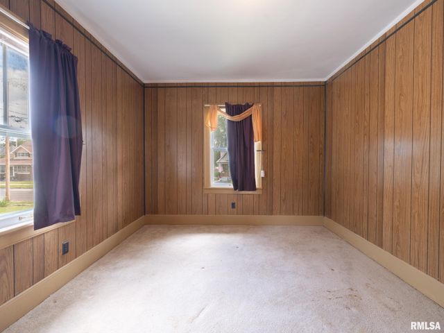 733 E MCCLURE Avenue, Peoria, IL 61603