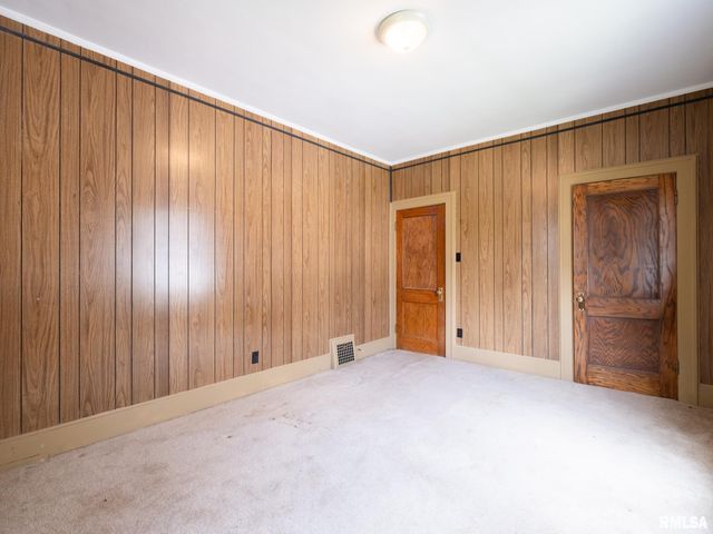 733 E MCCLURE Avenue, Peoria, IL 61603